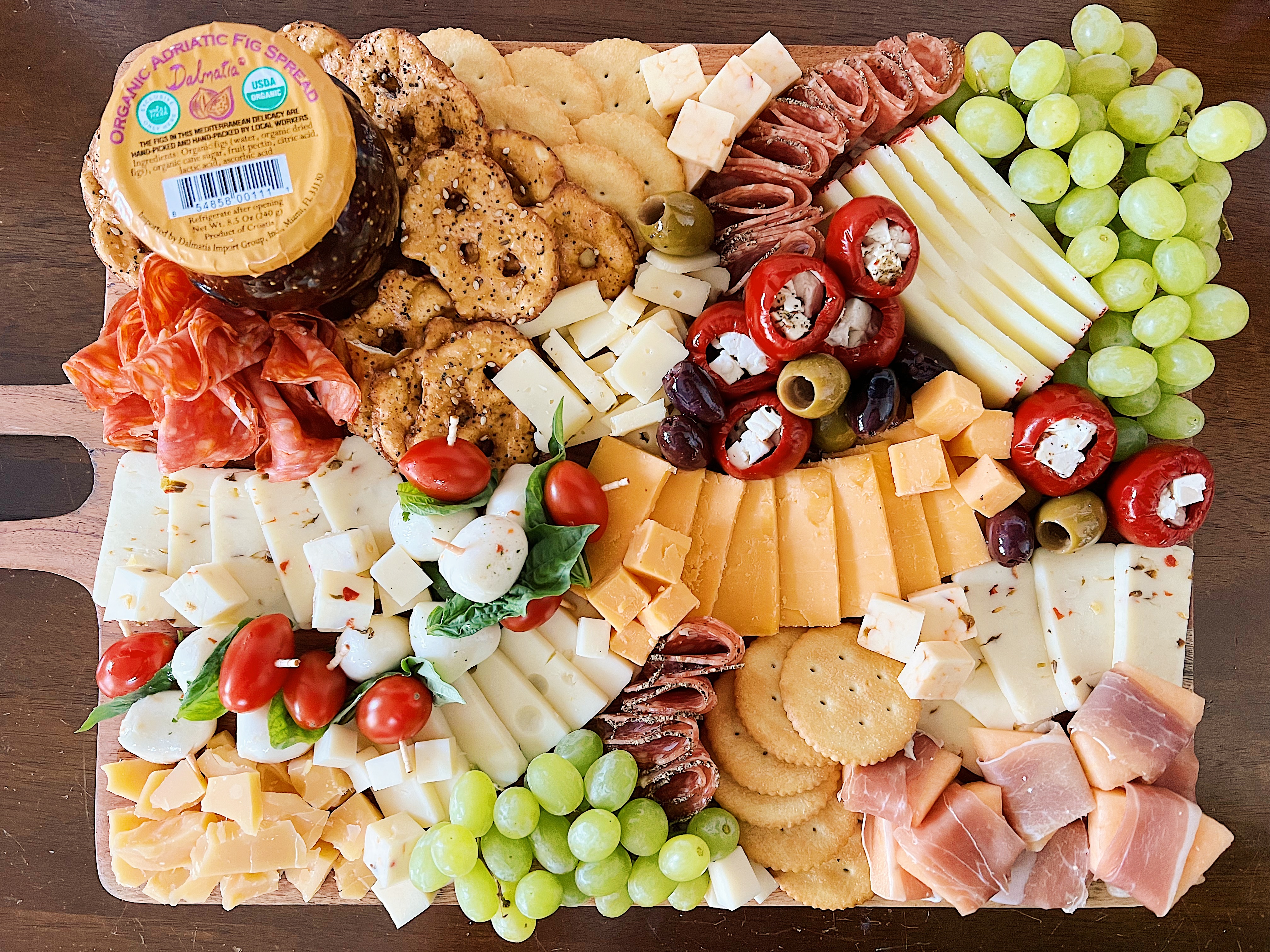 Signature Round Gold Handle Charcuterie Board